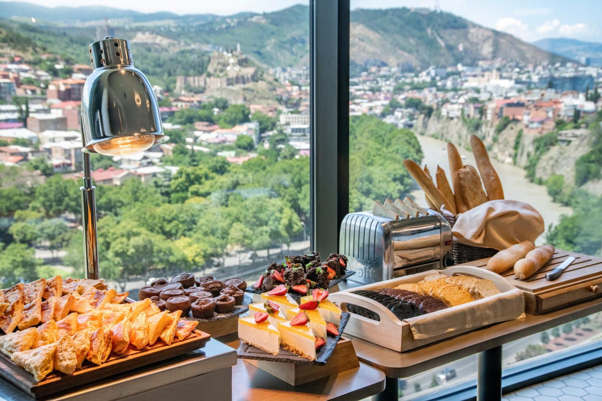 Golden Tulip Design Tbilisi Hotel Ngoại thất bức ảnh
