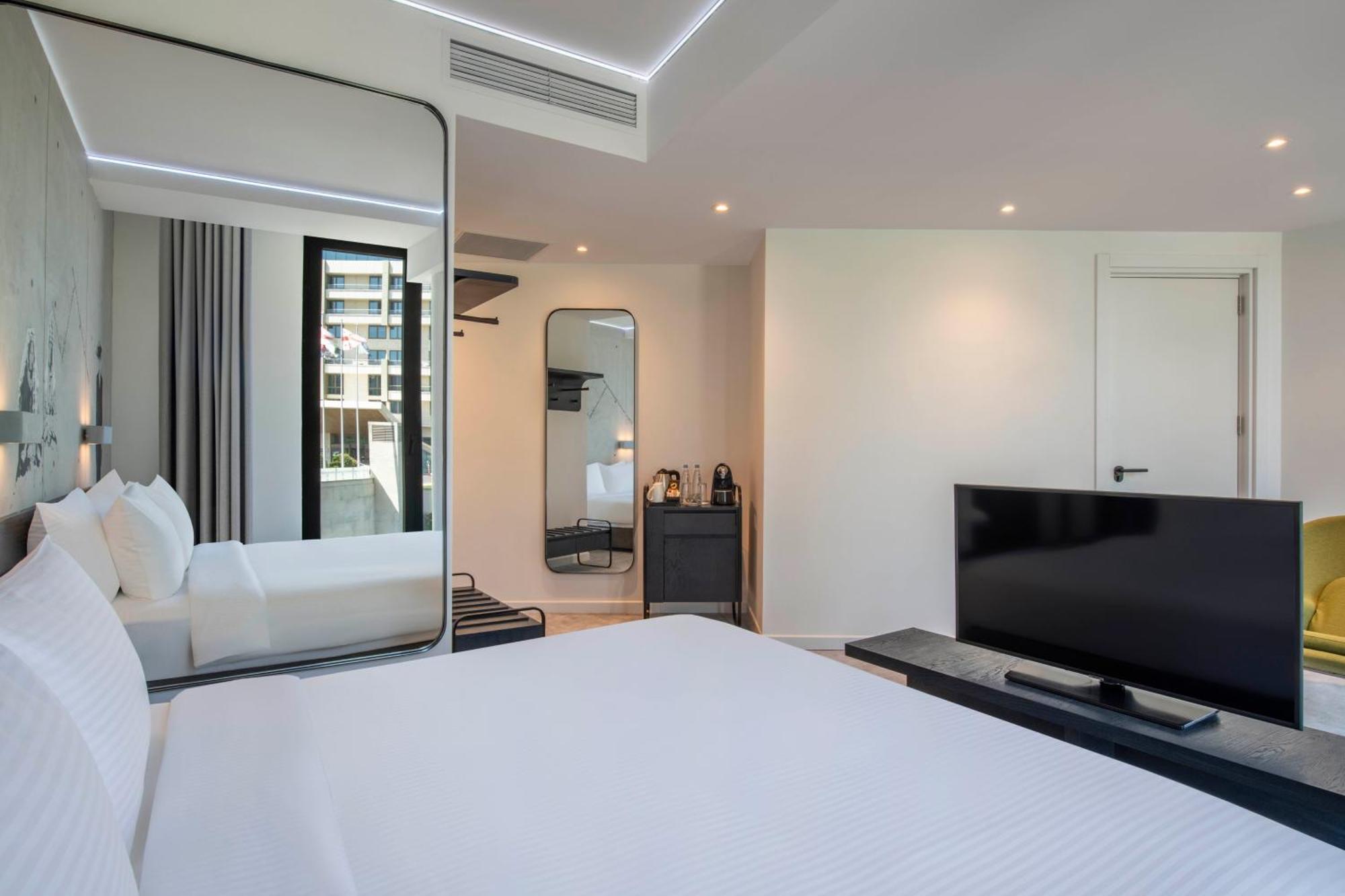 Golden Tulip Design Tbilisi Hotel Phòng bức ảnh